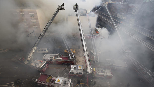 Explosion collapses NYC buildings 