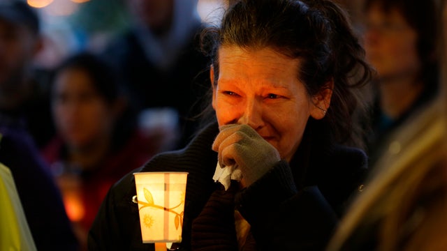 Many still missing after massive mudslide 