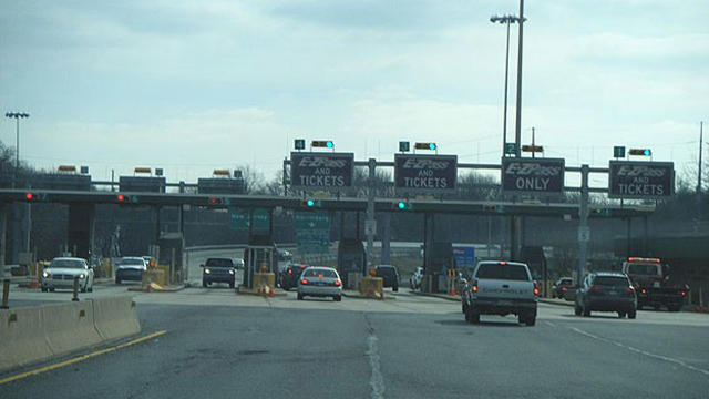 800px-pa_tpk_willow_grove_tollbooth-_wiki.jpg 