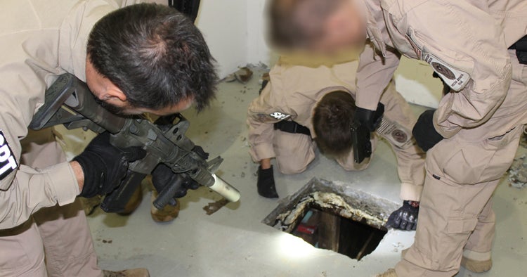 Feds discover 2 smuggling tunnels on U.S.Mexico border CBS News