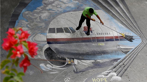 april8flight370-ap700599662999.jpg 