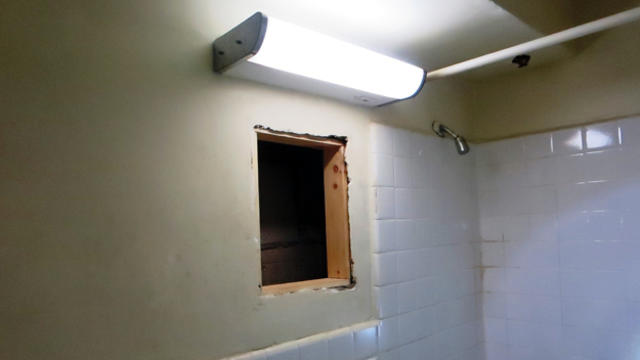 trap-behind-bathroom-medicine-cabinet.jpg 