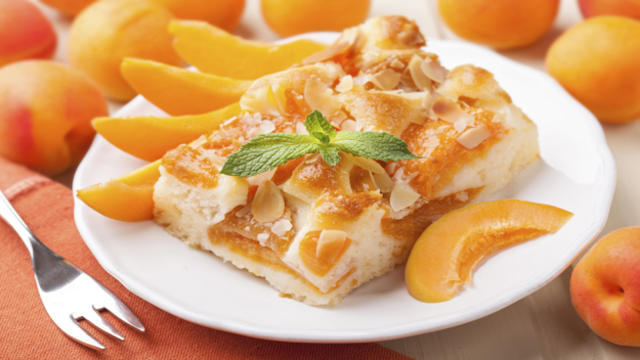 2apricot-cake-feature.jpg 