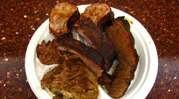 smokey_freds_plate_o_meat.jpg 