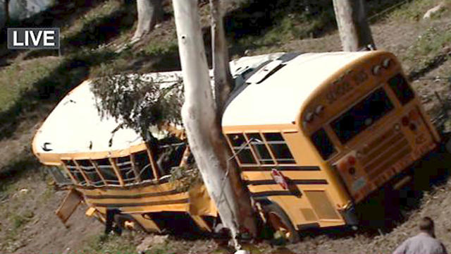 school_bus_crash_3.jpg 