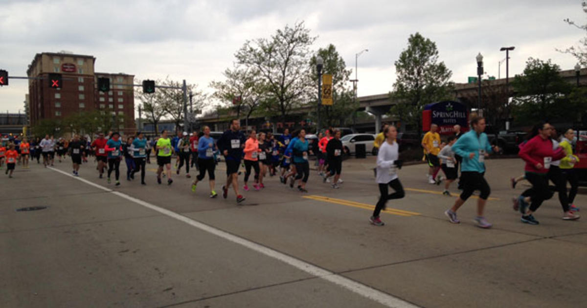 Hundreds Run Pittsburgh 5K