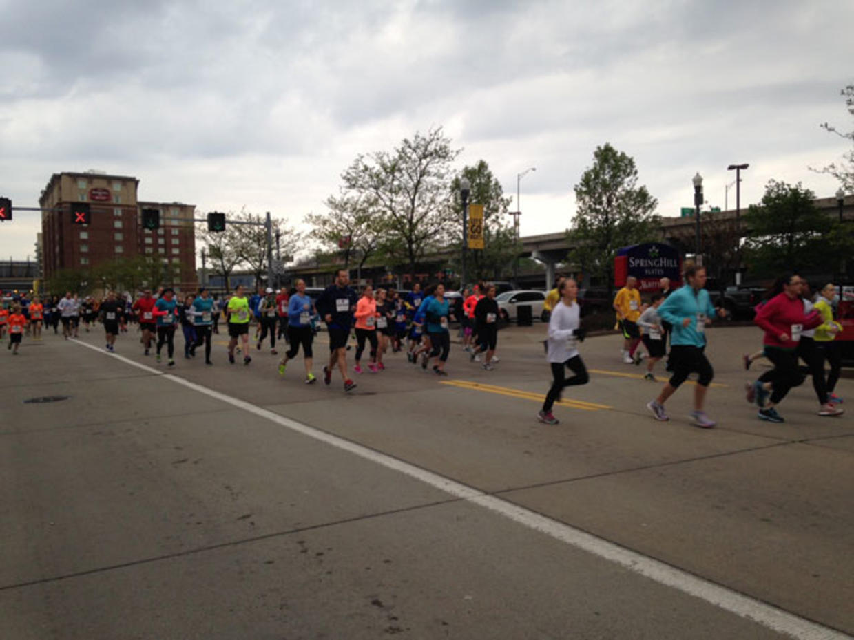 Hundreds Run Pittsburgh 5K