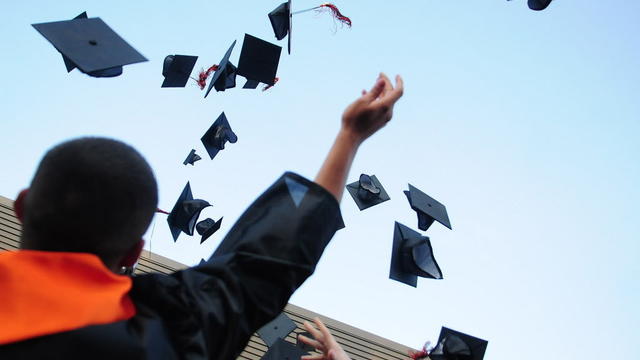 graduation-caps-airjpg-bd489505797940bd.jpg 