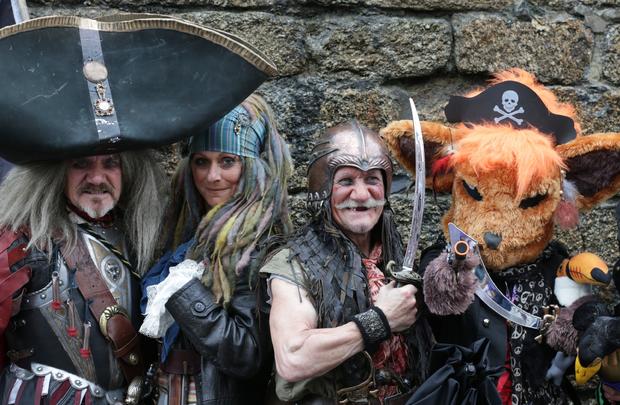 People dress as pirates to break world record 