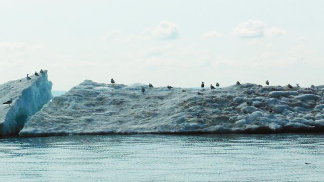 lake-superior-icebergs-2.jpg 