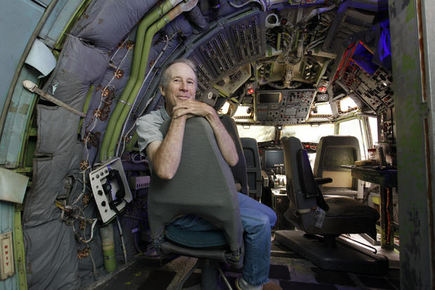 Man lives inside a Boeing jet 