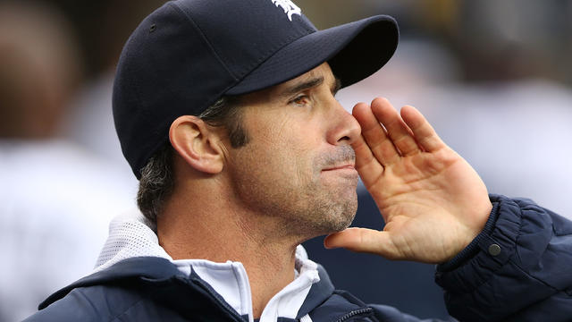 Tigers' Ausmus, Kinsler joke around at Toledo benefit