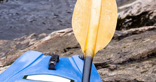 Burglar in Minnesota tries to flee in kayak, police say CBS News