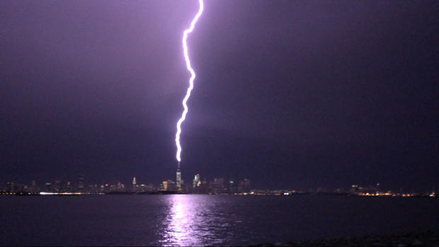 lightningstrike.jpg 