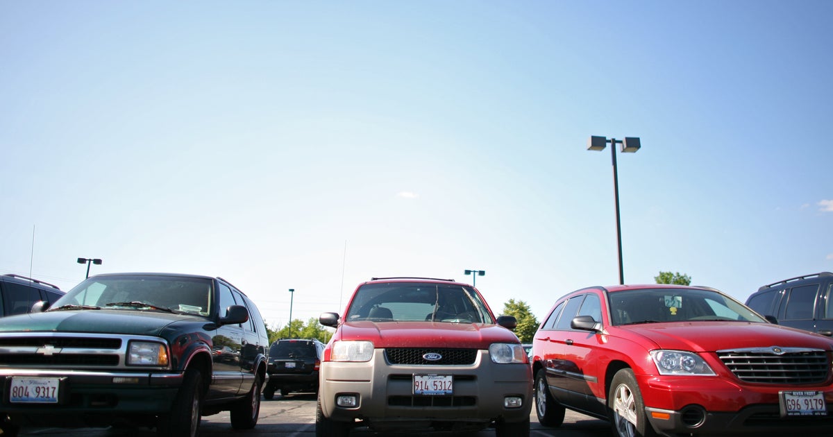 Conn. toddler dies after being left alone in hot car - CBS News