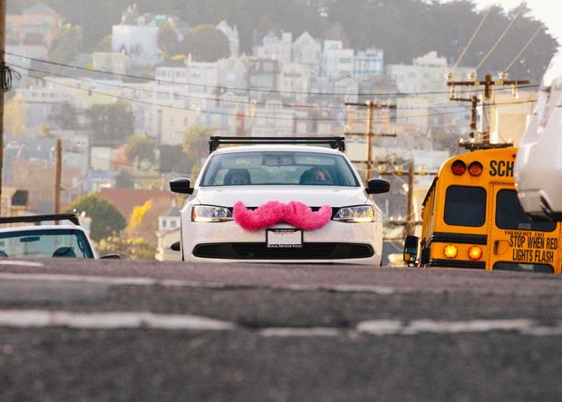 A Lyft car in action 