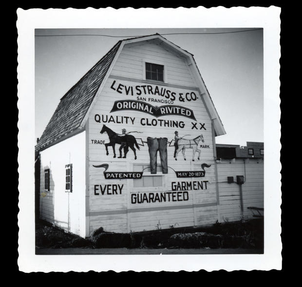early-20th-century-billboard-barn.jpg 
