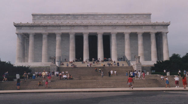 Lincoln Memorial (Credit, Randy Yagi) 
