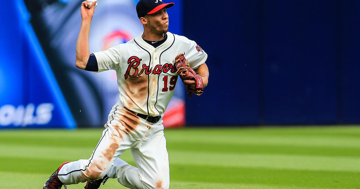 Video: Andrelton Simmons protects the Braves' late lead with an