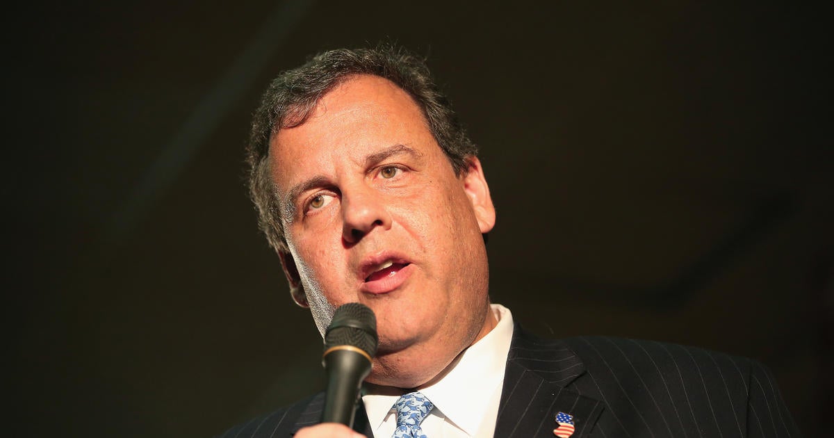 Months after bridge scandal, Chris Christie's approval still lags - CBS ...