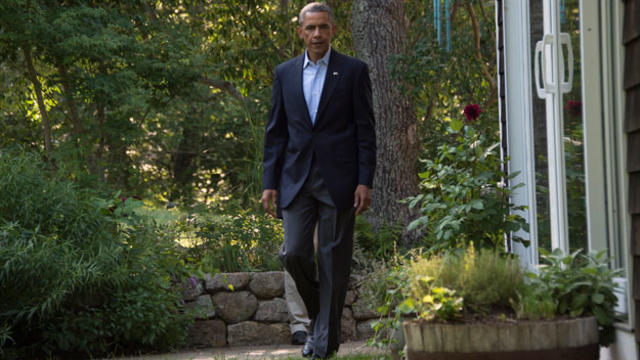 president-obama-on-marthas-vineyard-aug-11-2014.jpg 