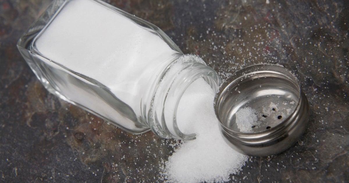 NYC to require salt warnings on restaurant menus - CBS News