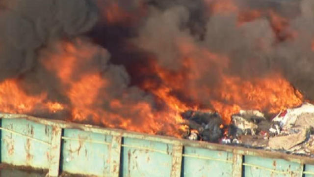 hutchinson_river_garbage_barge_fire_0827.jpg 
