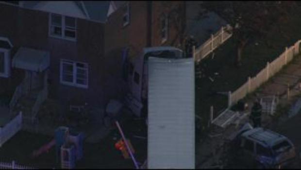 Tractor Trailer Crashes Into House In Northeast Philadelphia 