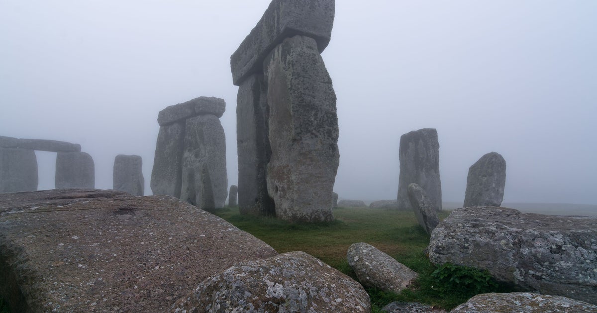 High-tech imaging reveals hidden Stonehenge - CBS News