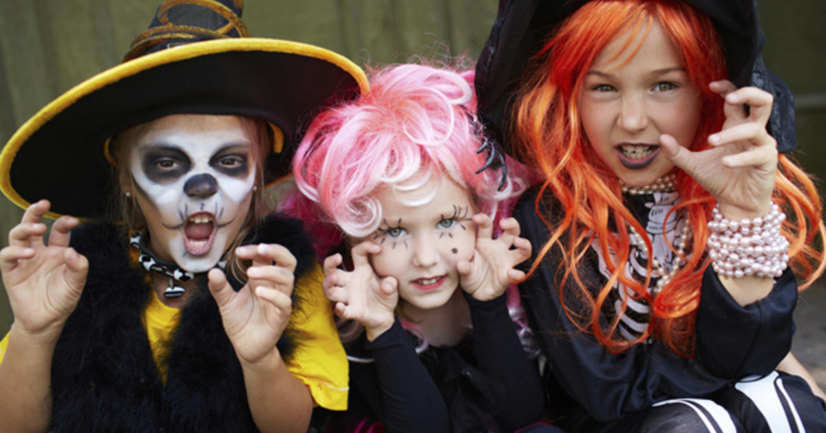Tips On Safely Trick Or Treating This Halloween - CBS Texas