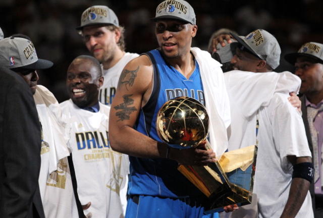 The Dallas Mavericks celebrate after winning the NBA Championship by  News Photo - Getty Images