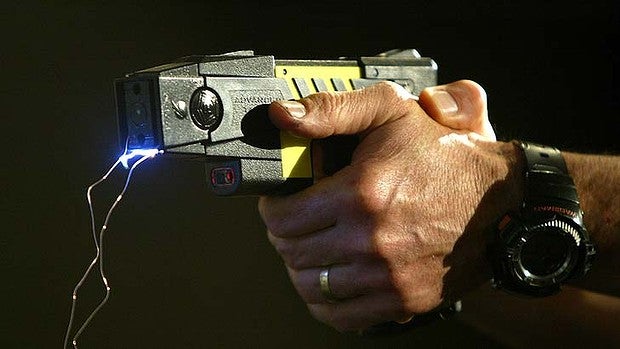 taserstungun.jpg 