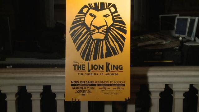 lion-king-sign.jpg 