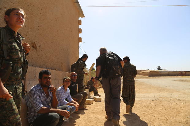 2-omar-omarmeeting-up-with-kurdish-forces-after-taking-fire.jpg 