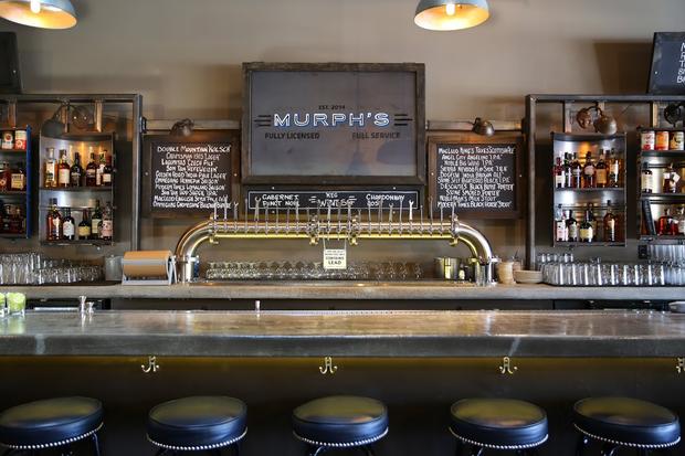 MURPH'S - Bar 