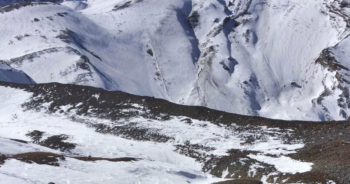 Death toll from Nepal avalanche in Himalayas rising as rescuers ...