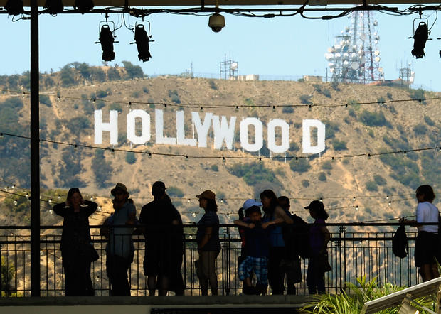 hollywood sign tourists 