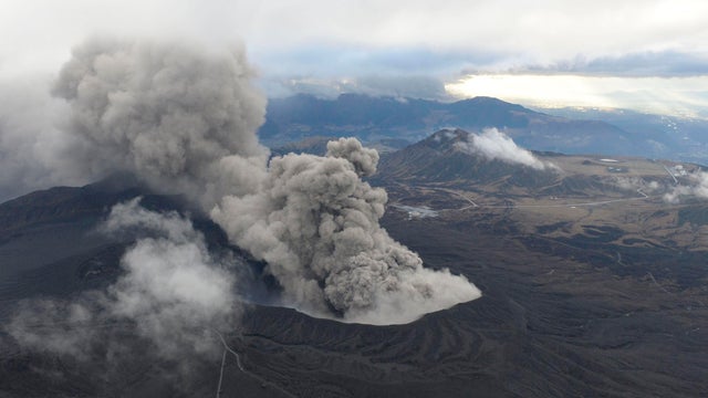mount aso volcano japan 