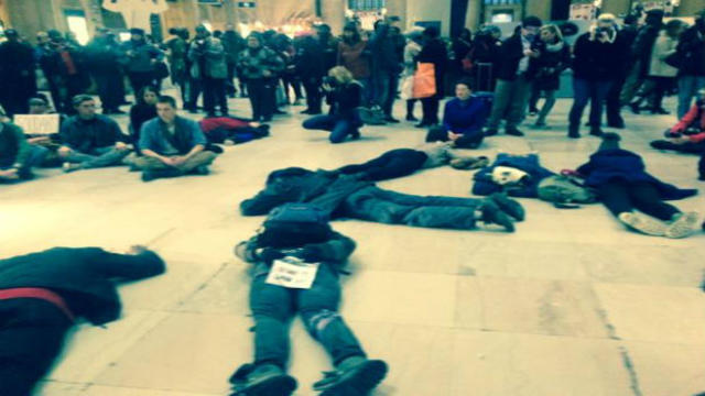 30th-street-station-protesters1.jpg 