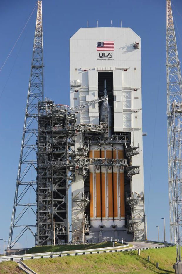 orion-on-launch-pad.jpg 