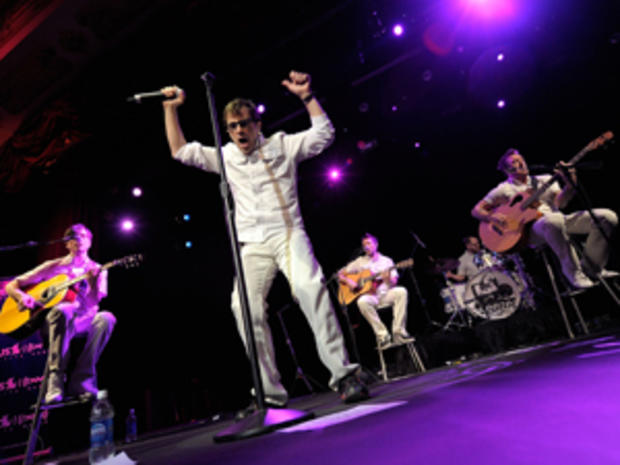 Weezer Performs On SIRIUS XM's "Artist Confidential" Series 