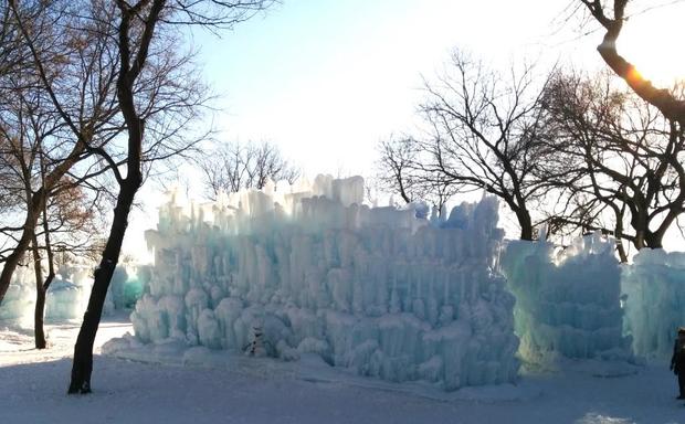 Ice Castle Frozen 
