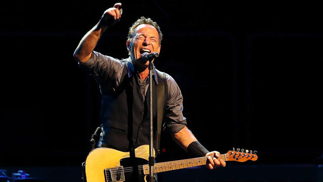 bruce-springsteen-by-mark-metcalfe.jpg 