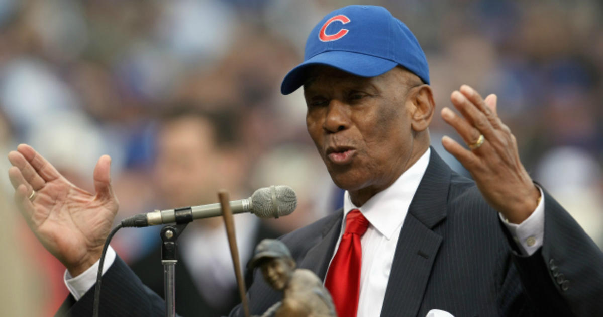 Ernie Banks, Beloved 'Mr. Cub,' Dead at 83 - CBS Chicago