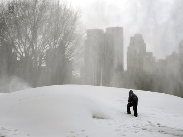 Snowballs Not Baseballs: Winter Storm Wipes Out Mets-Rockies - Bloomberg