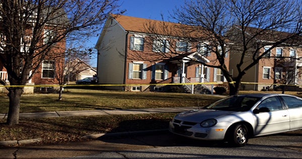 Woman, child shot in St. Louis home invasion - CBS News