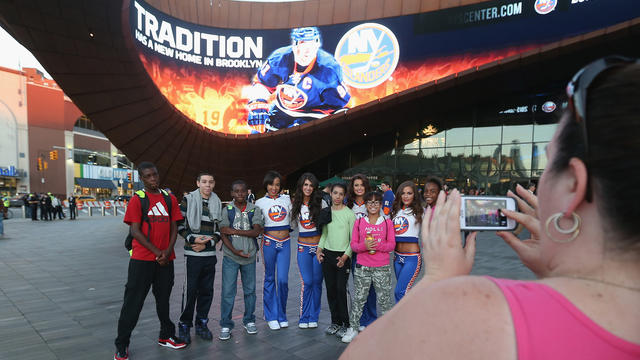 islanders-fans-at-barclays-center.jpg 