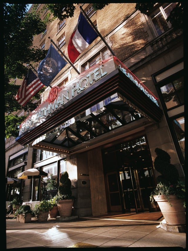 front-entrance-heathman-hotel-pdx.jpg