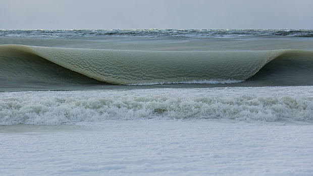 Nearly Frozen Waves 