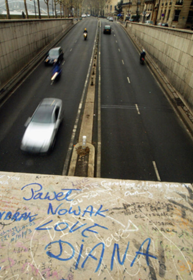 diana-paris-tunnel-entrance-2845771.jpg 